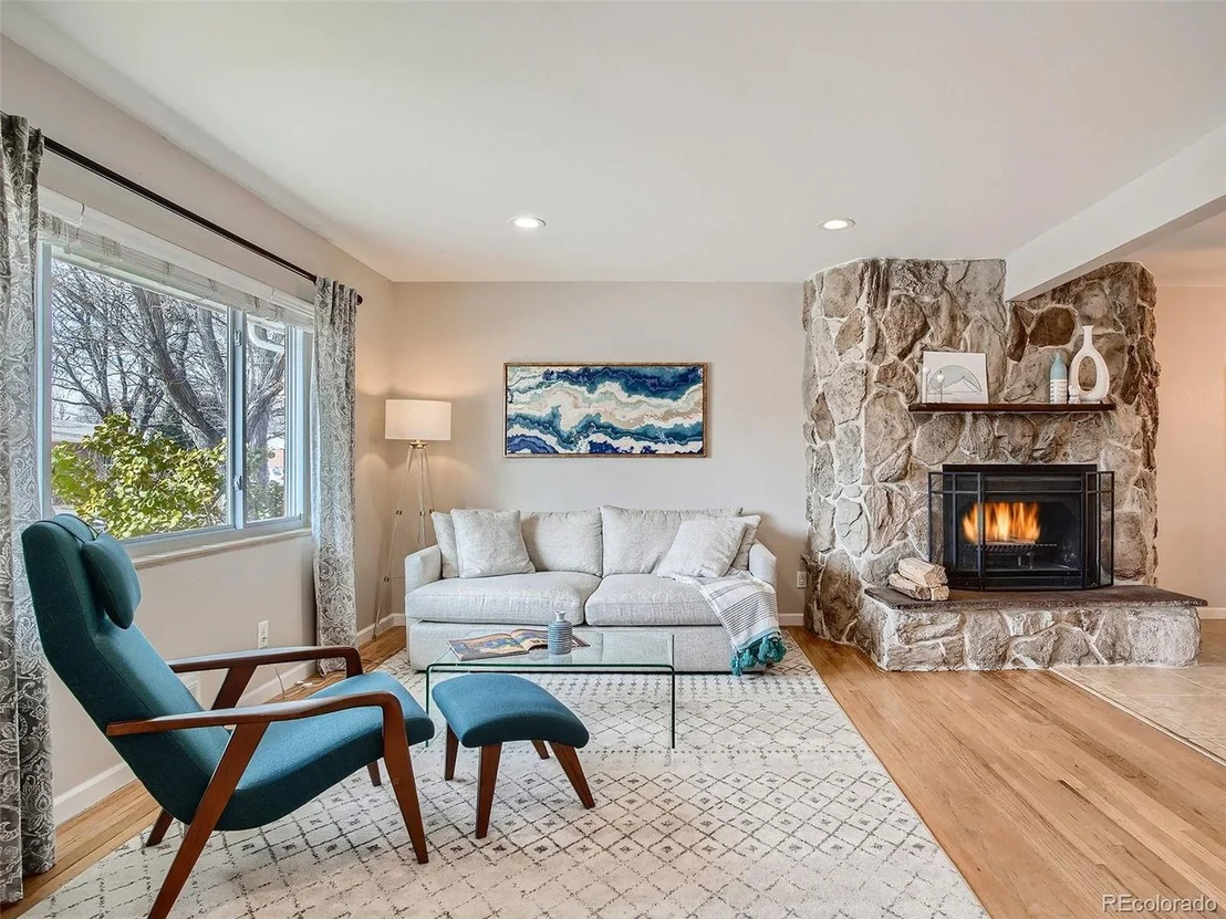 Photo of 6371 Iris Ct
