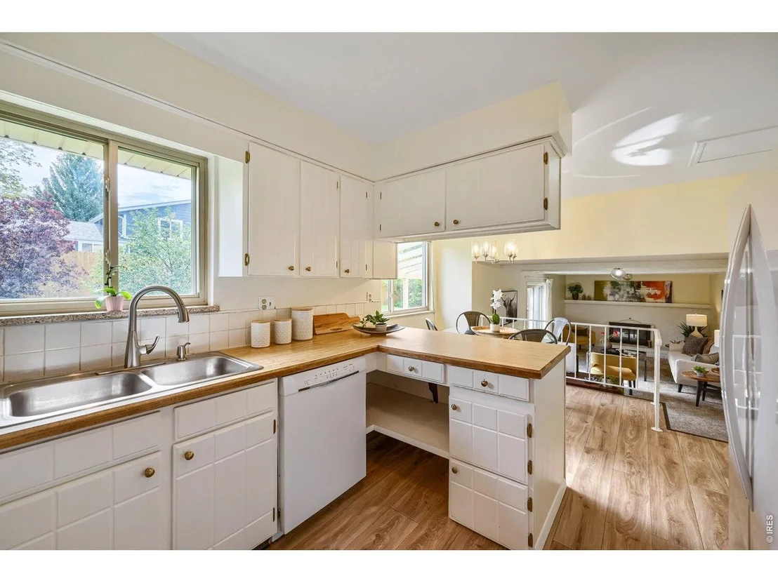 Photo of 4848 Fairlawn Cir