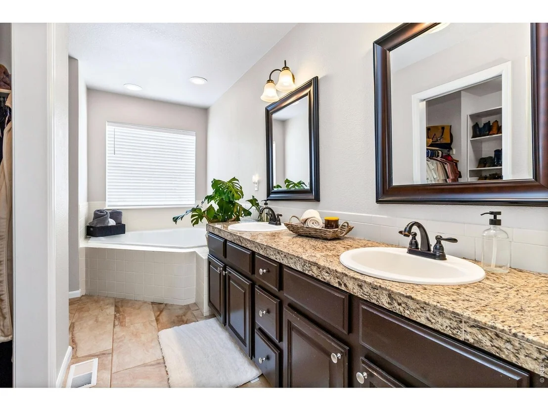 Photo of 111 Bayside Cir