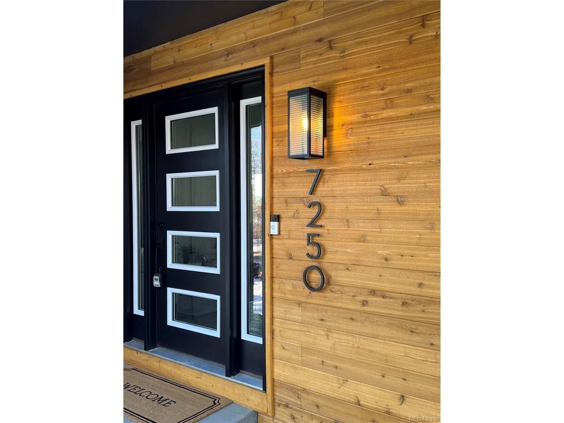 Photo of 7250 N Hyperion Way