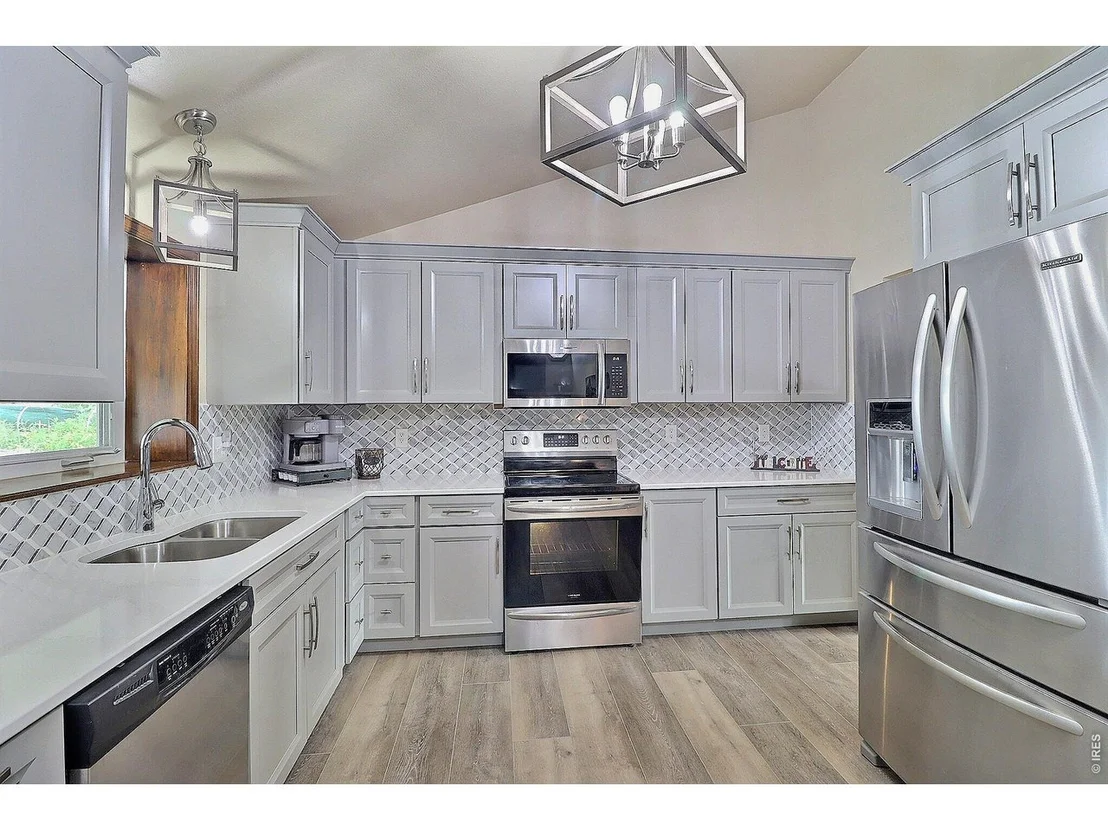 Photo of 204 River Rd