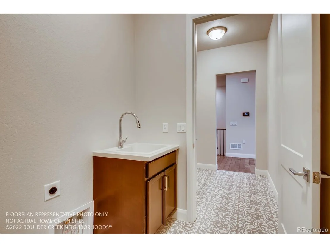 Photo of 886 Quarry Cir