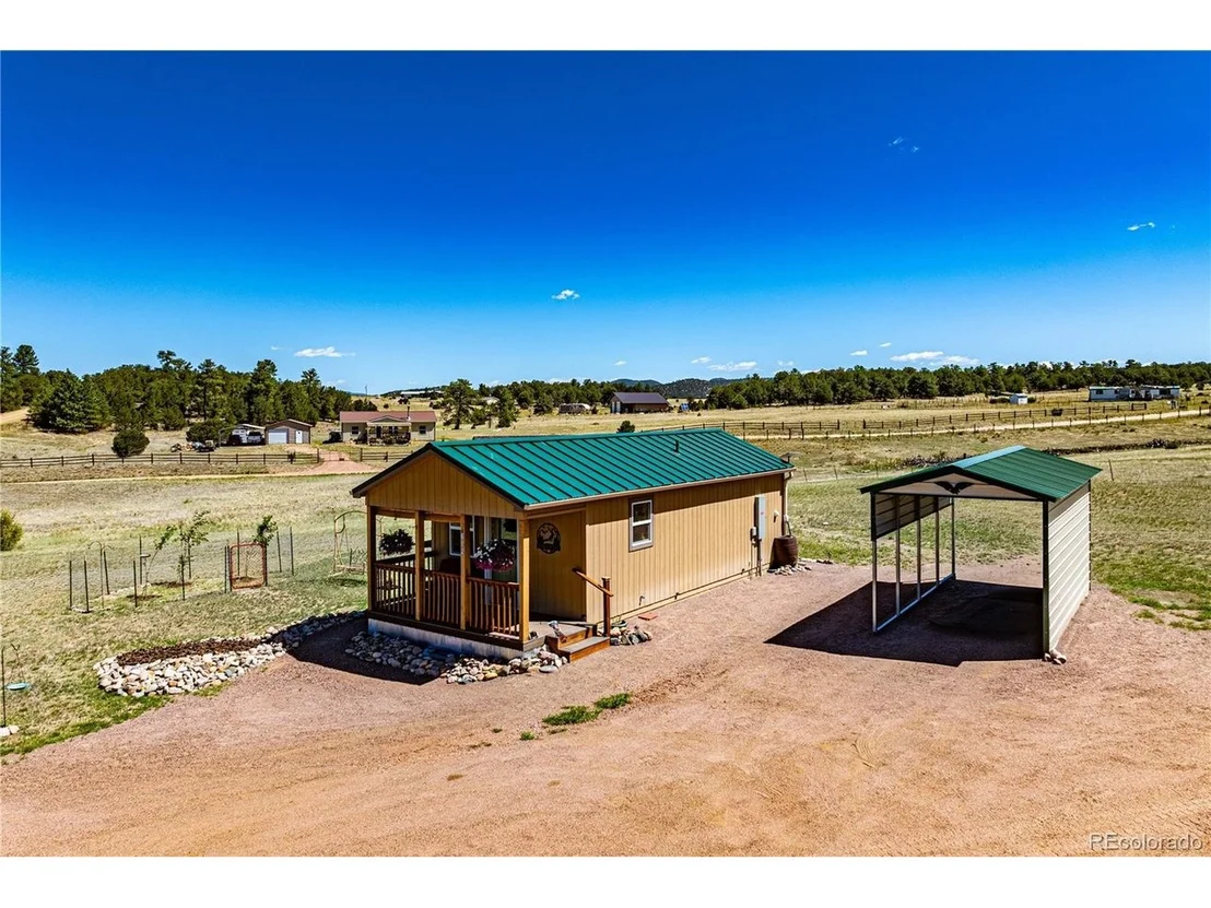 Photo of 612 15th Trl