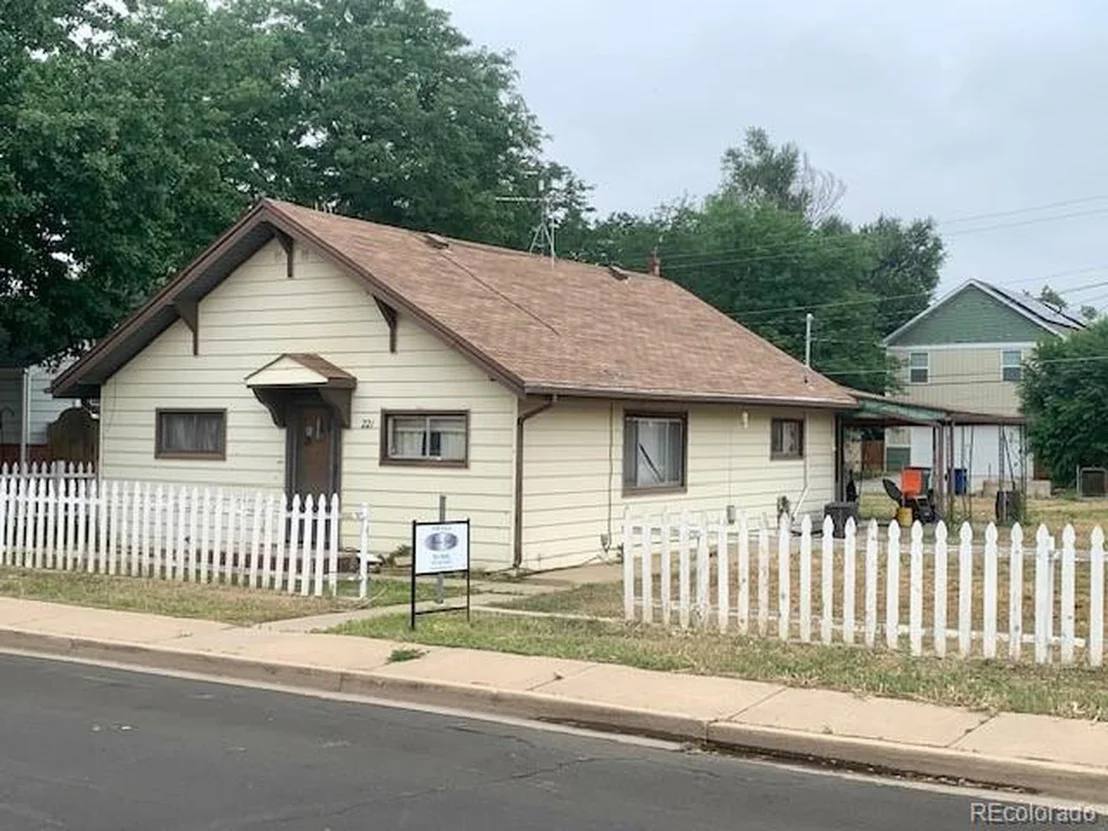 Photo of 221 4th St
