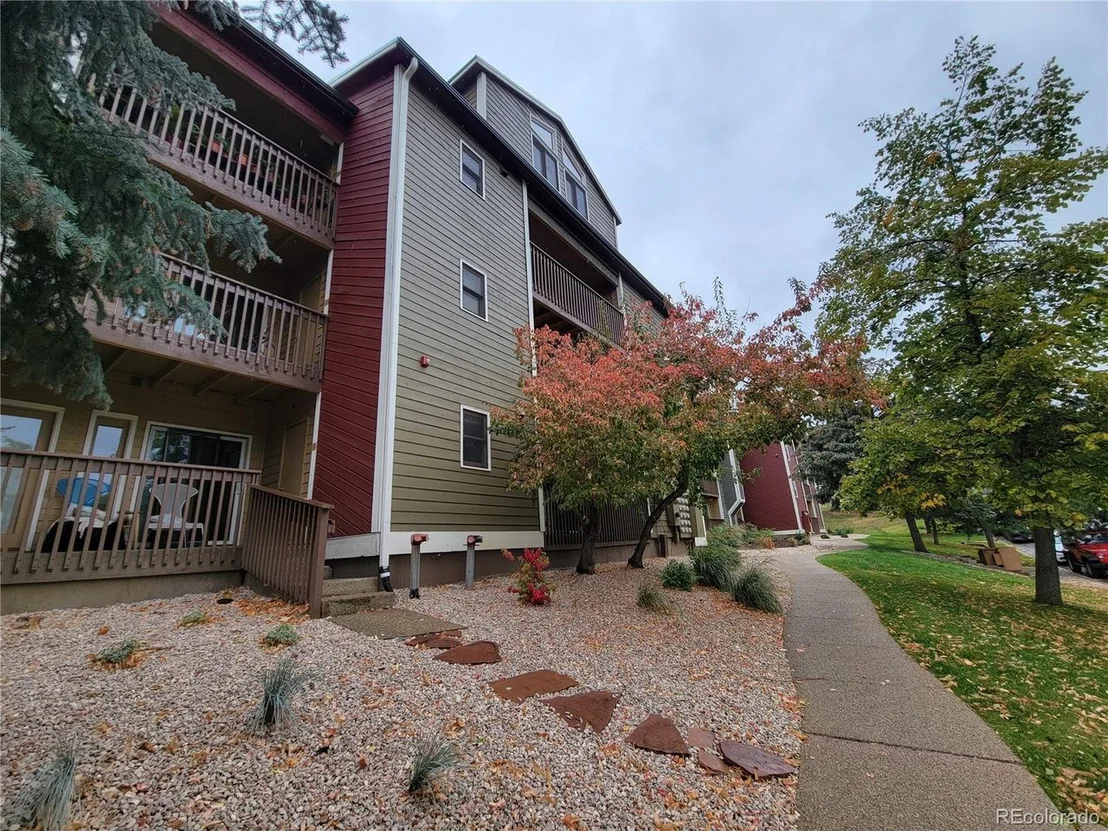 Photo of Unit 209 at 2800 Sundown Ln