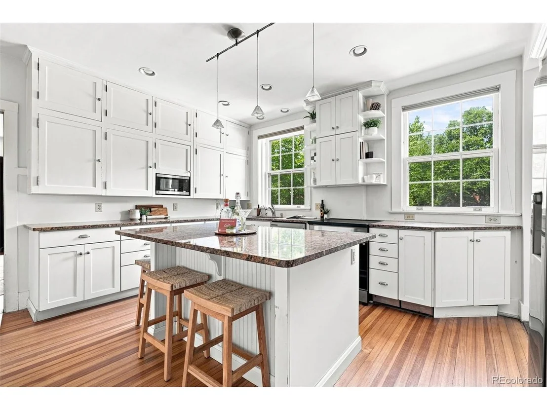 Photo of 2398 Colorado Blvd