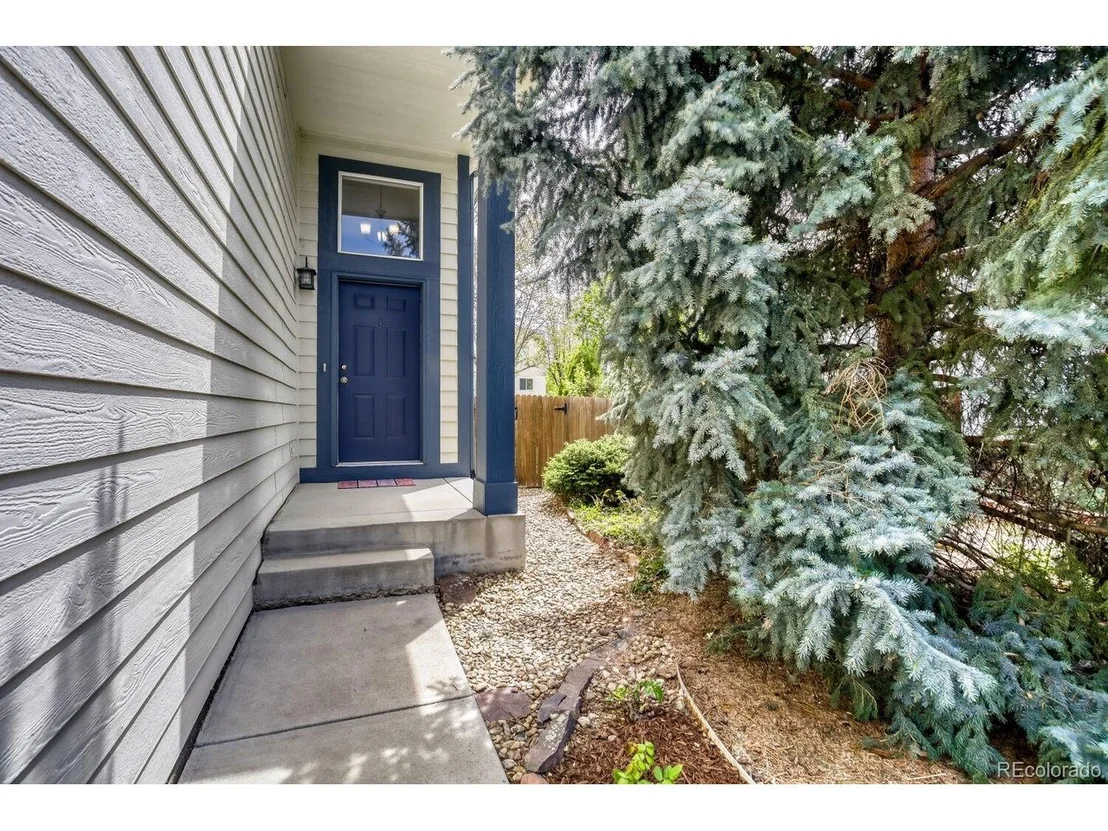 Photo of 1355 Carnation Cir
