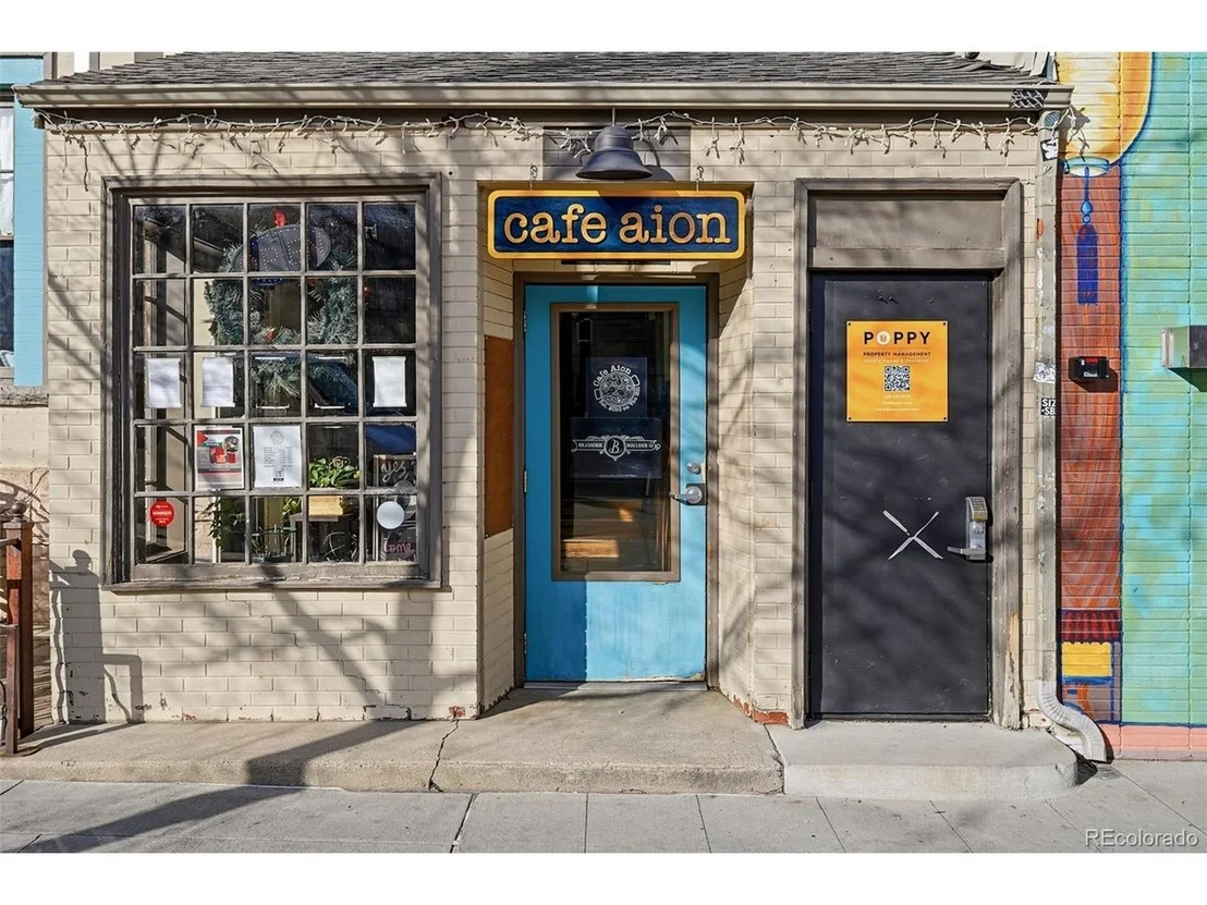 Photo of Unit 206 at 1405 Broadway
