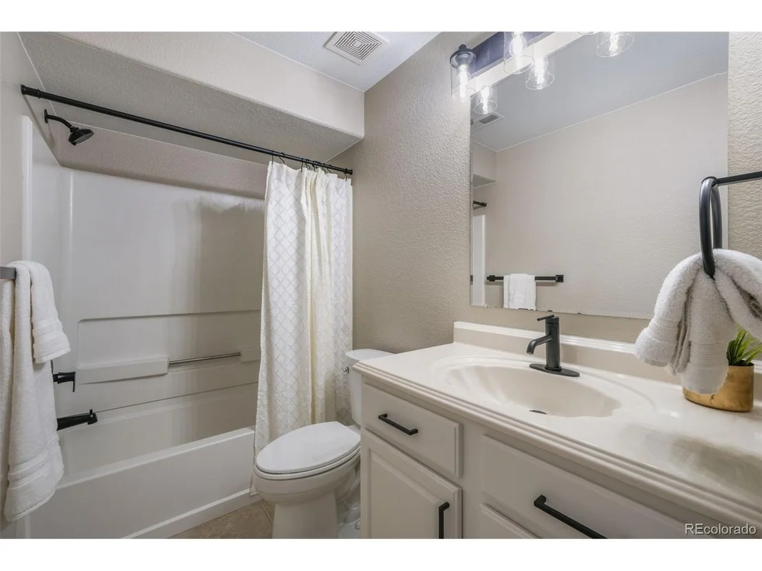 Photo of 16297 Hobson Pl