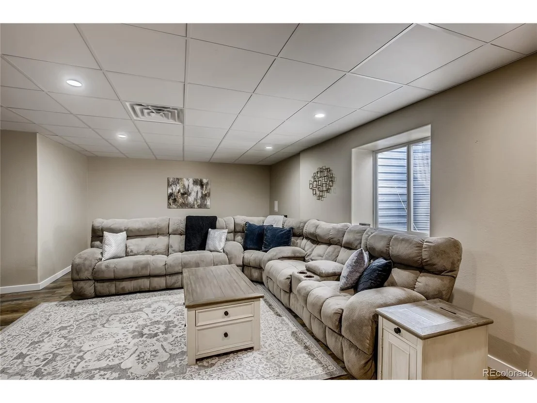 Photo of 6983 Sunburst Ave