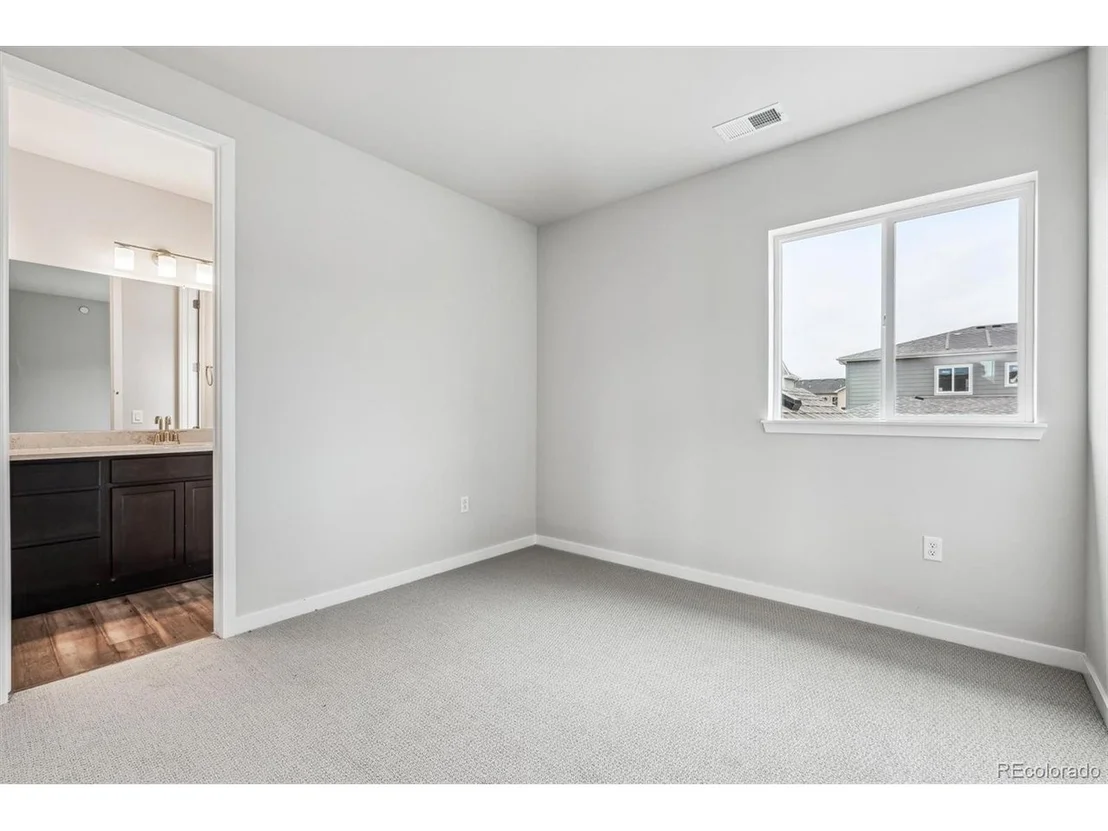 Photo of 2548 Lupton Ln