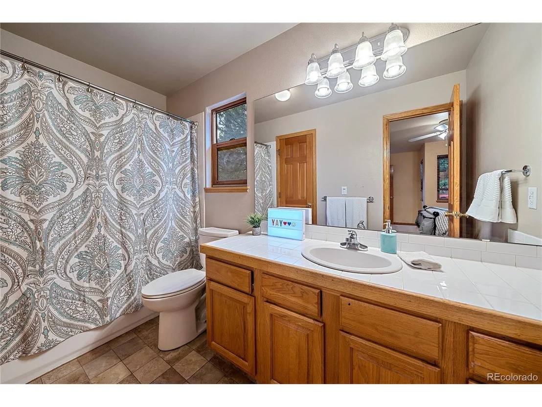 Photo of 28384 Kinnikinnick Rd