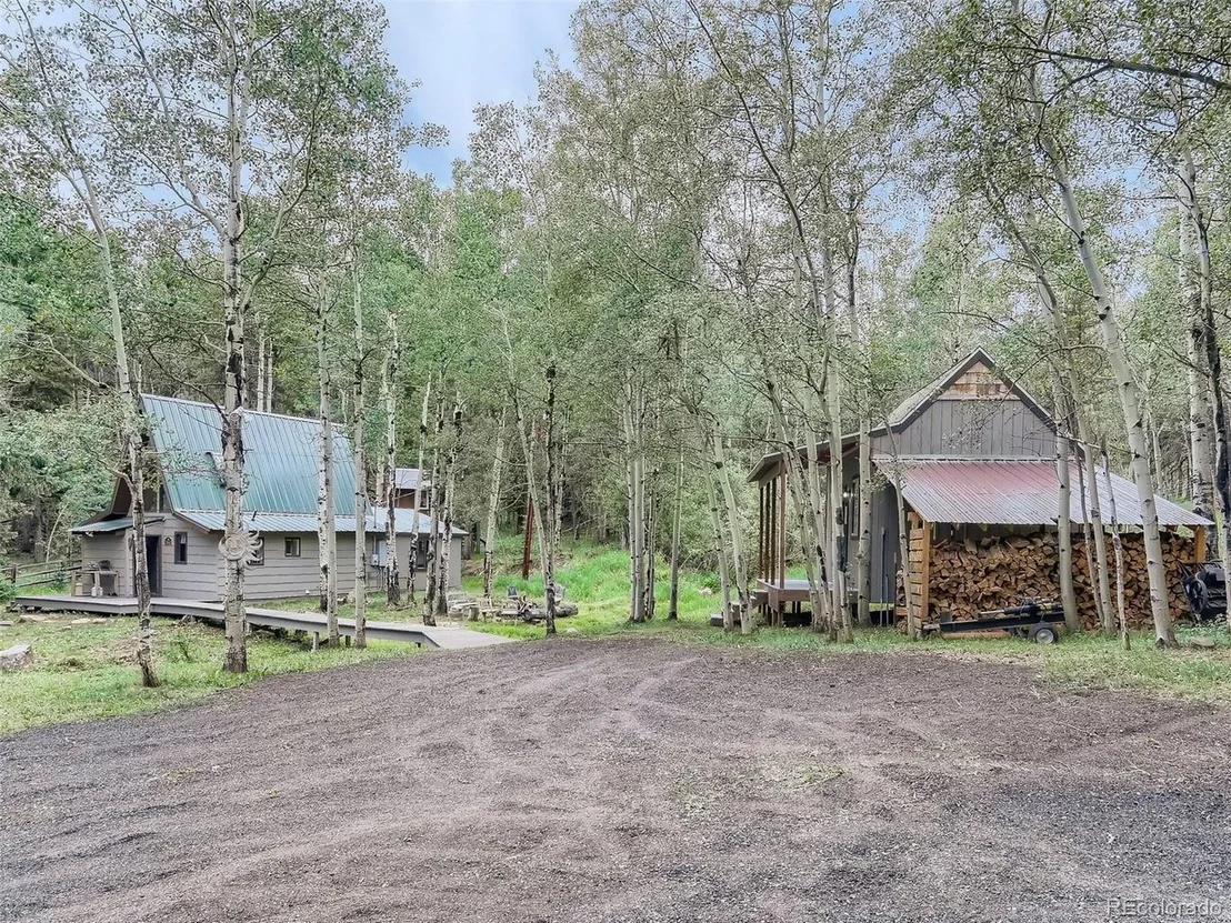 Photo of 479 Deer Rd