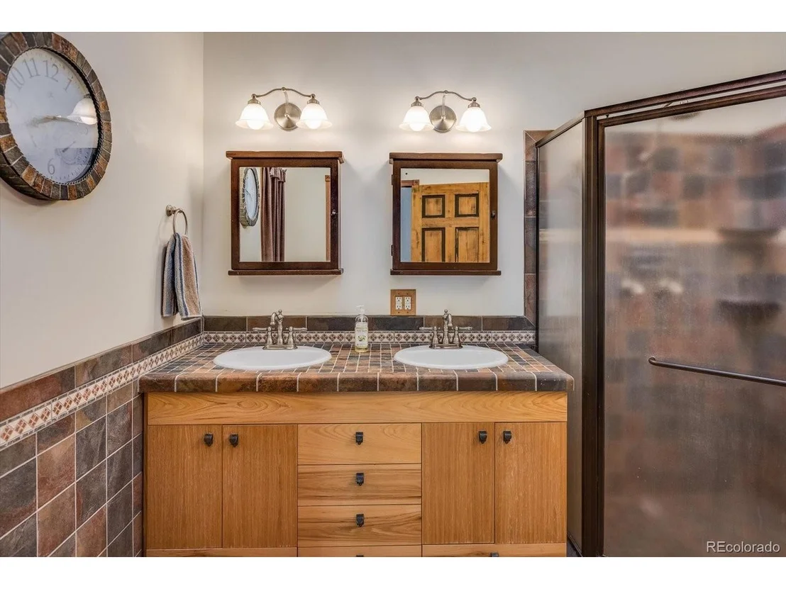 Photo of 11017 Circle Dr