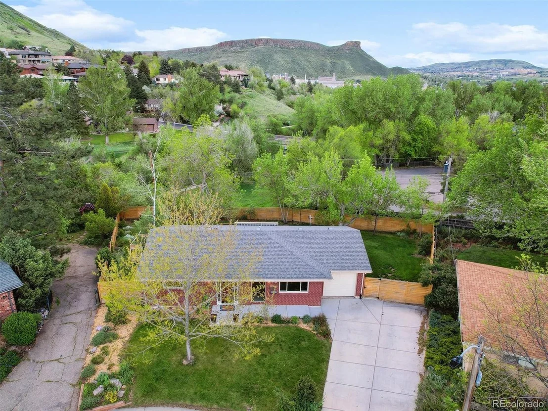 Photo of 207 Iowa Dr
