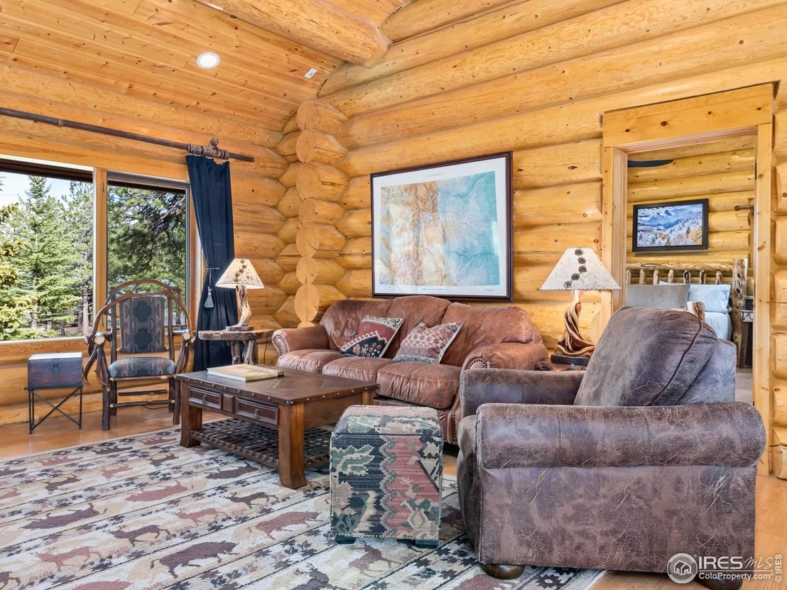 Photo of 2030 Cherokee Dr