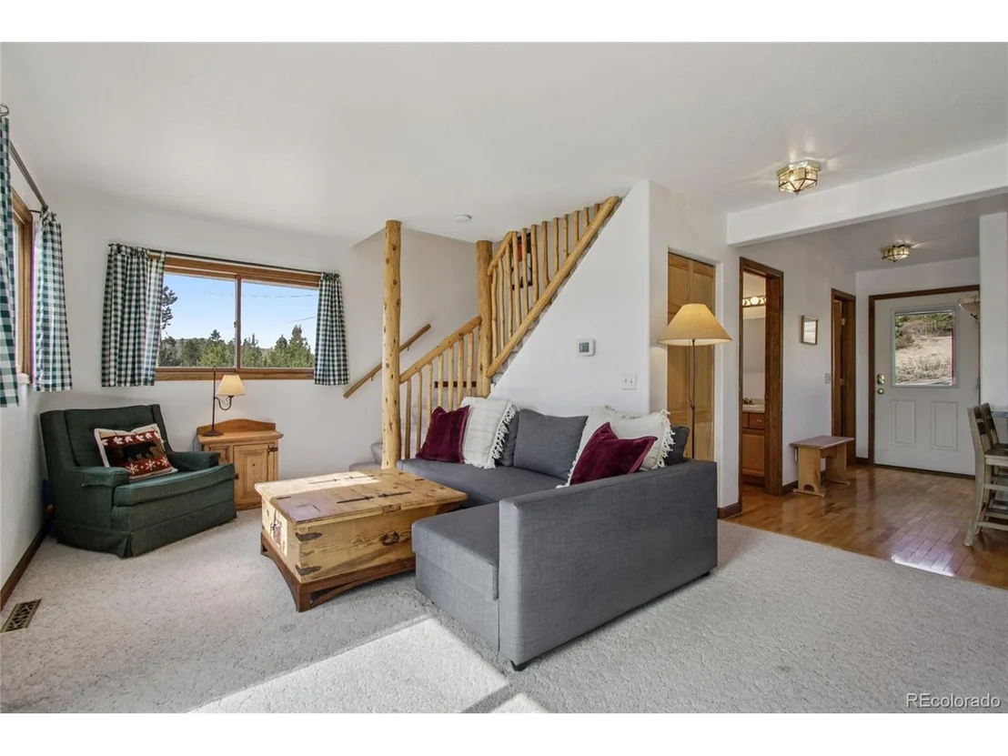 Photo of 22 Lodgepole Ln