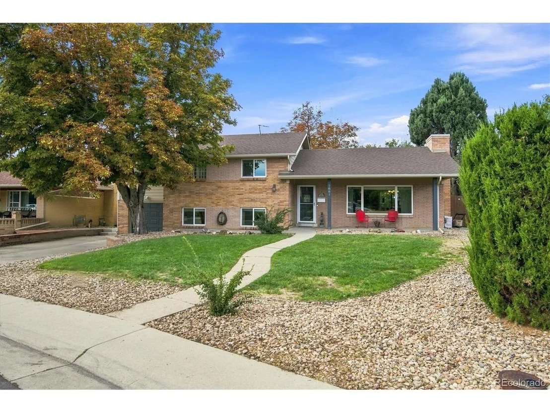 Photo of 7861 Robin Ln