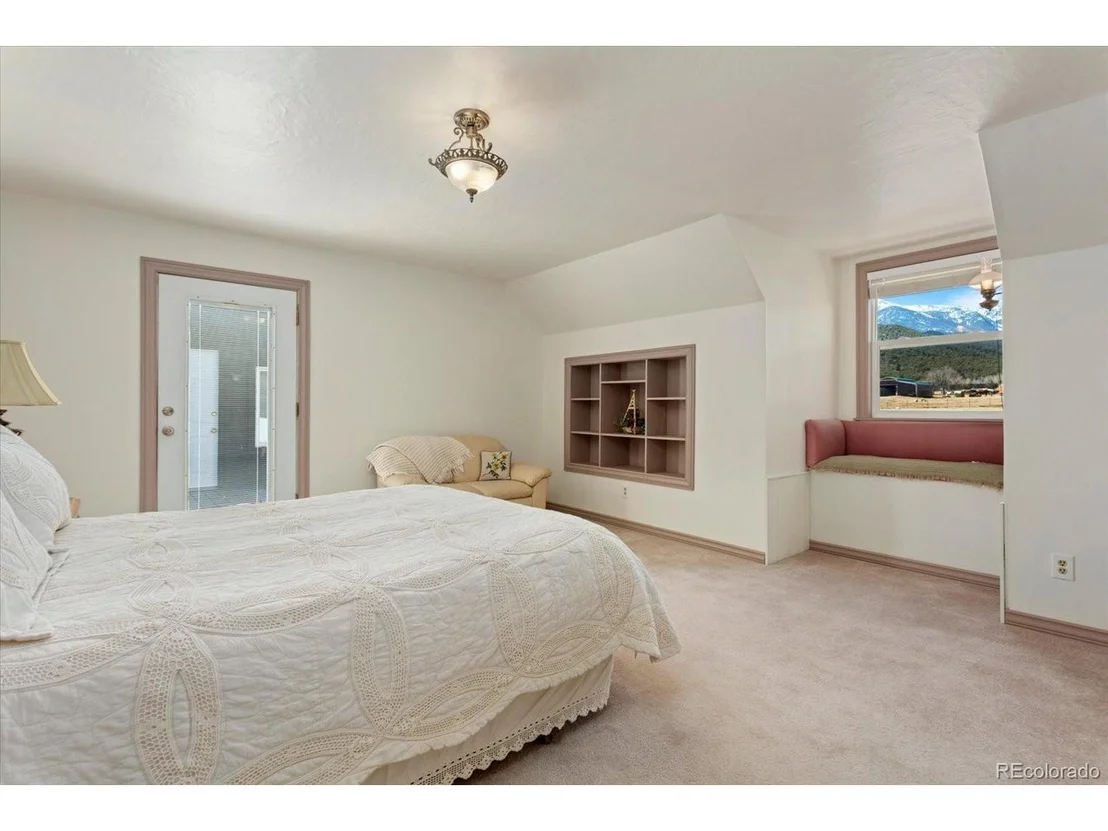 Photo of 716 W Blarney Stone Rd
