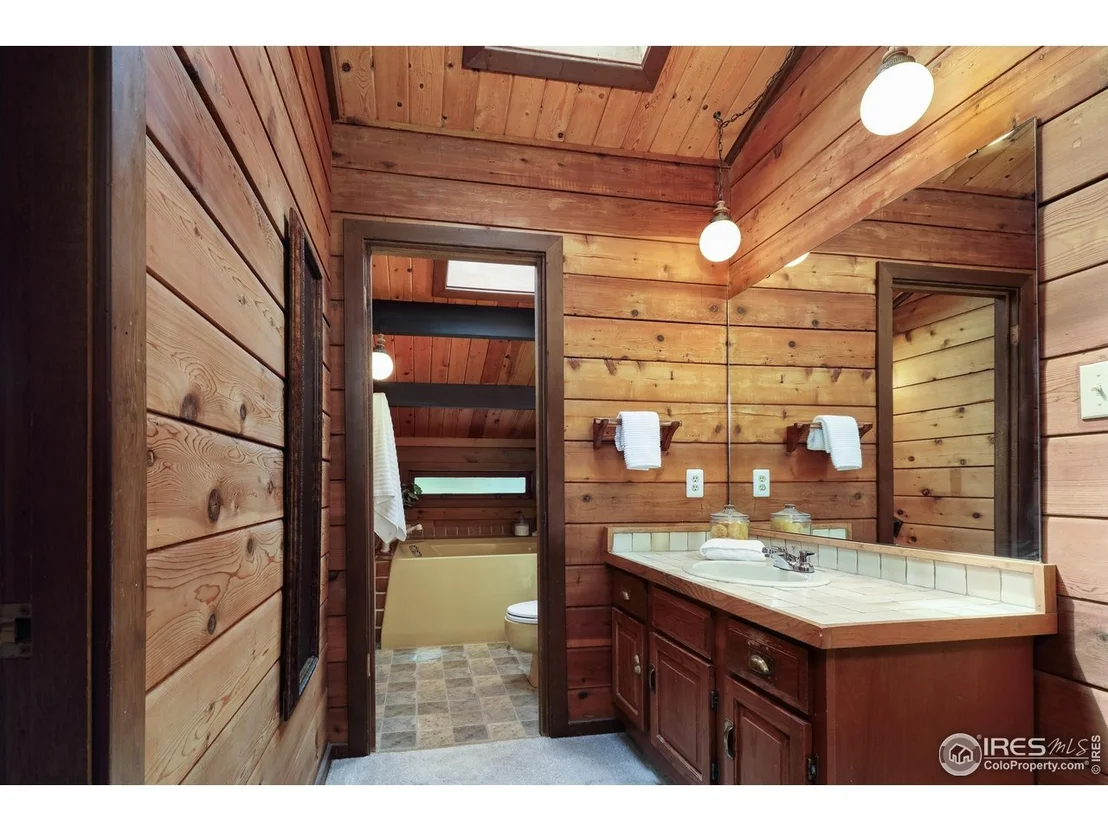 Photo of 604 Bow Mountain Rd