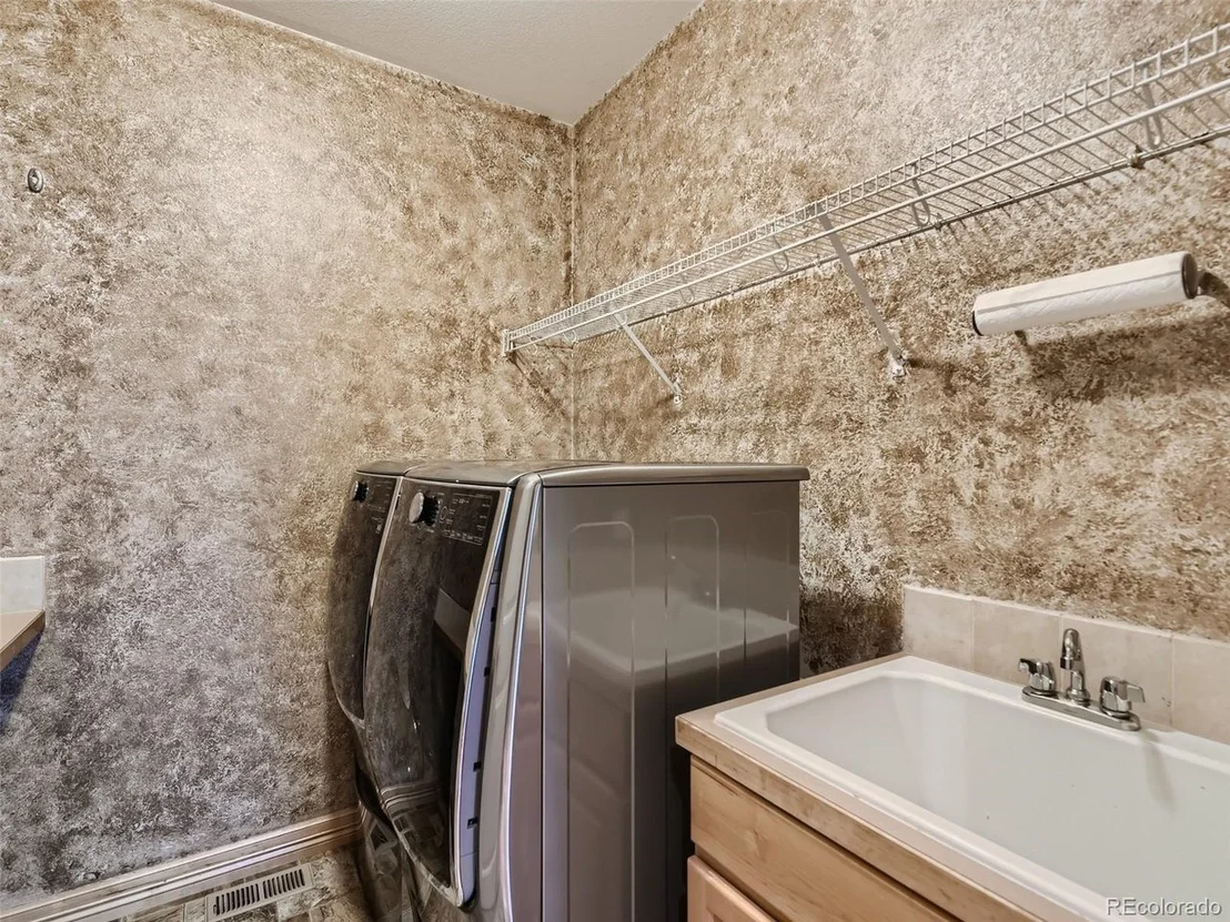 Photo of 9654 Remington Ave