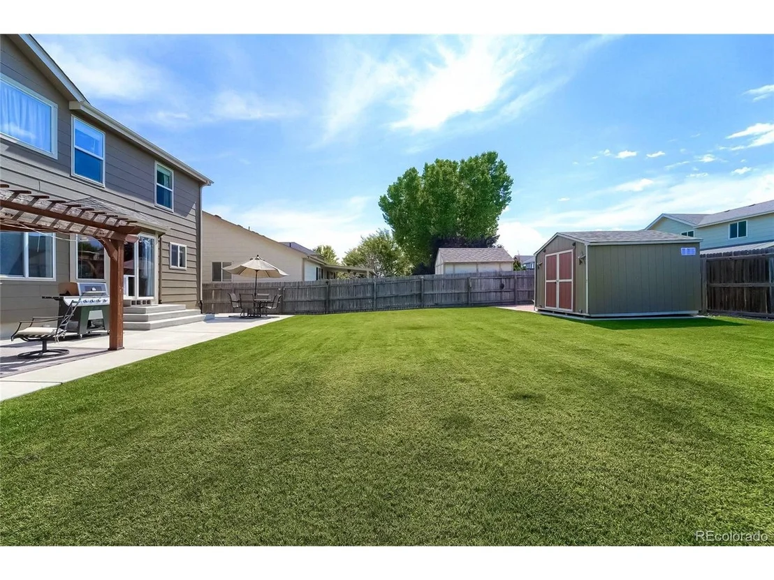 Photo of 7233 Foothill St