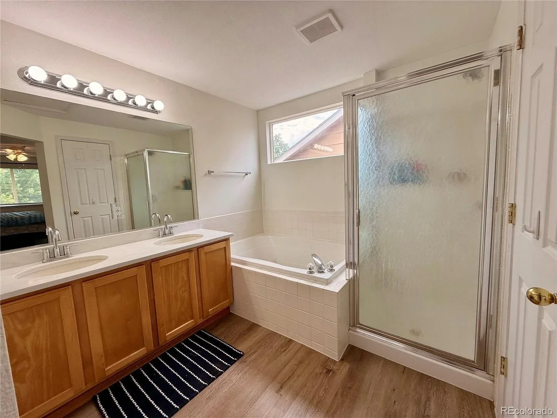 Photo of 23760 Broadmoor Dr