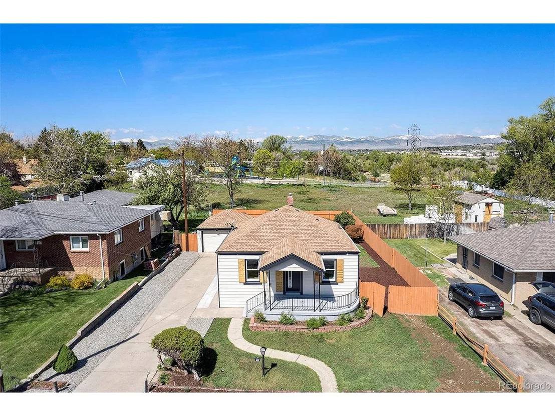 Photo of 5491 Lowell Blvd