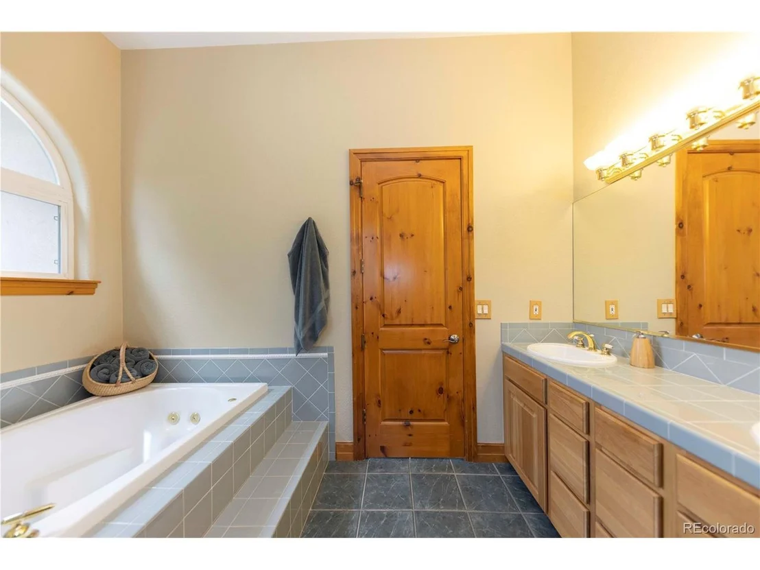 Photo of 948 Hamilton Creek Rd