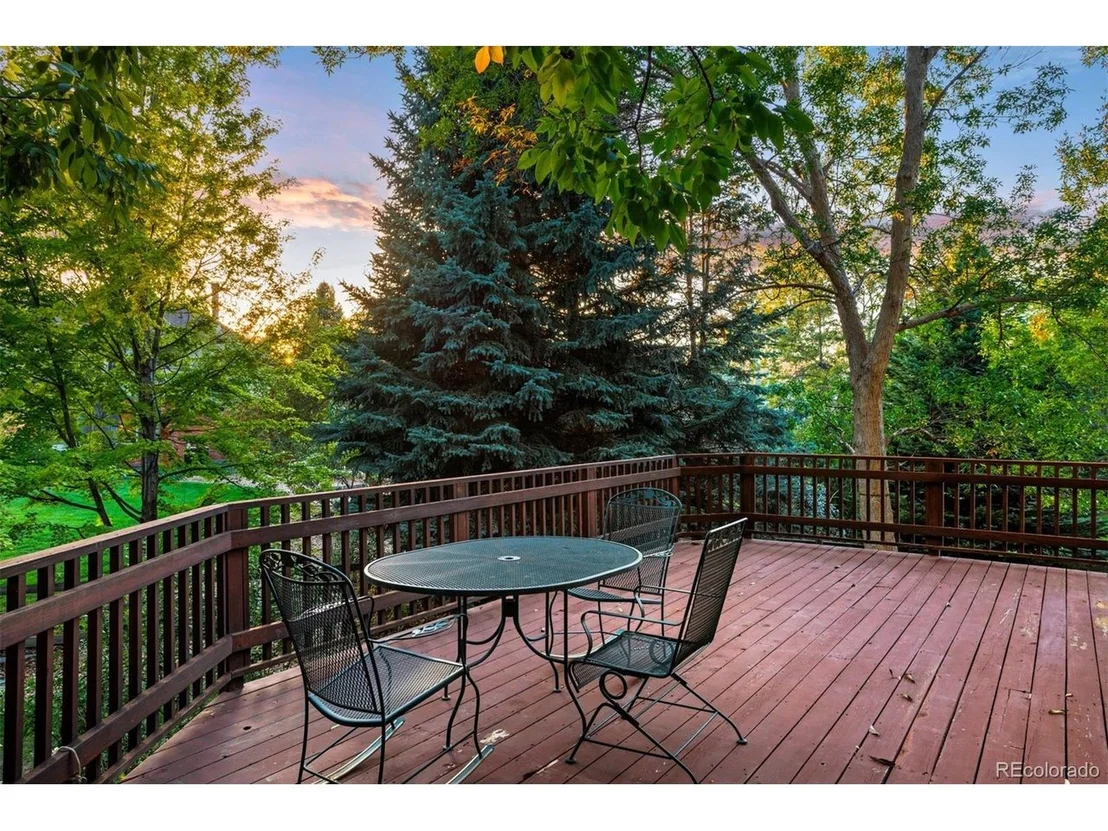 Photo of 2245 Ridgeview Way