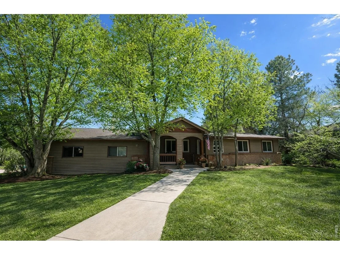 Photo of 5588 Pioneer Rd