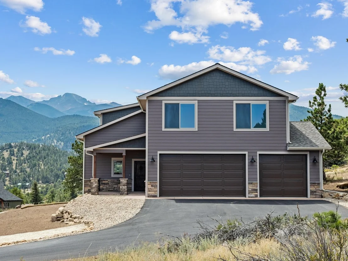 Photo of 659 Peak View Dr