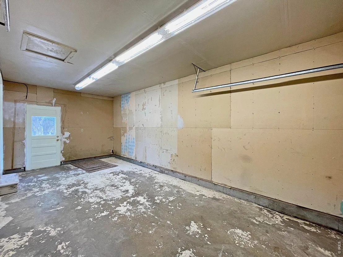 Photo of 3011 Lakeside Dr