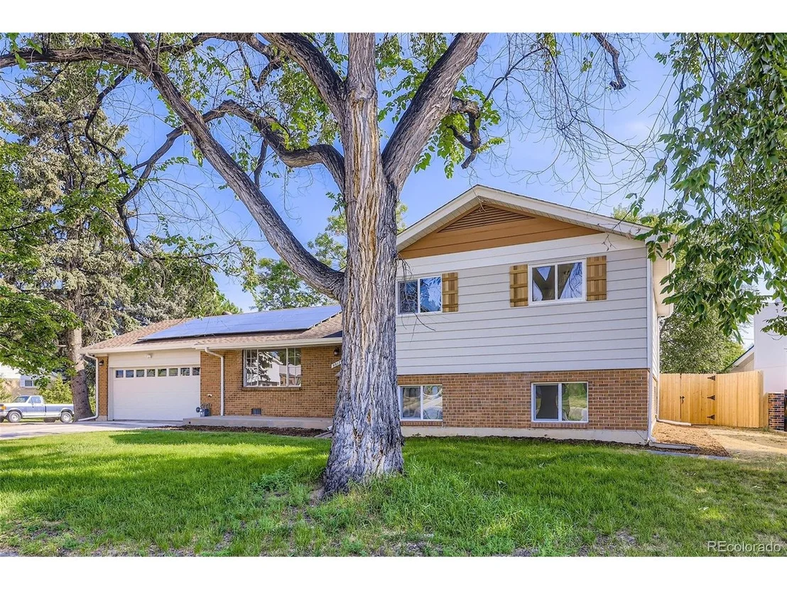 Photo of 9917 Clark Dr