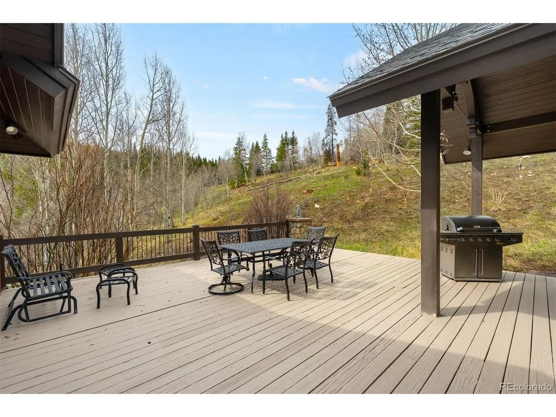 Photo of 348 Jade Rd