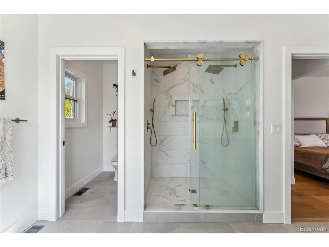 Photo of 372 Park View Dr