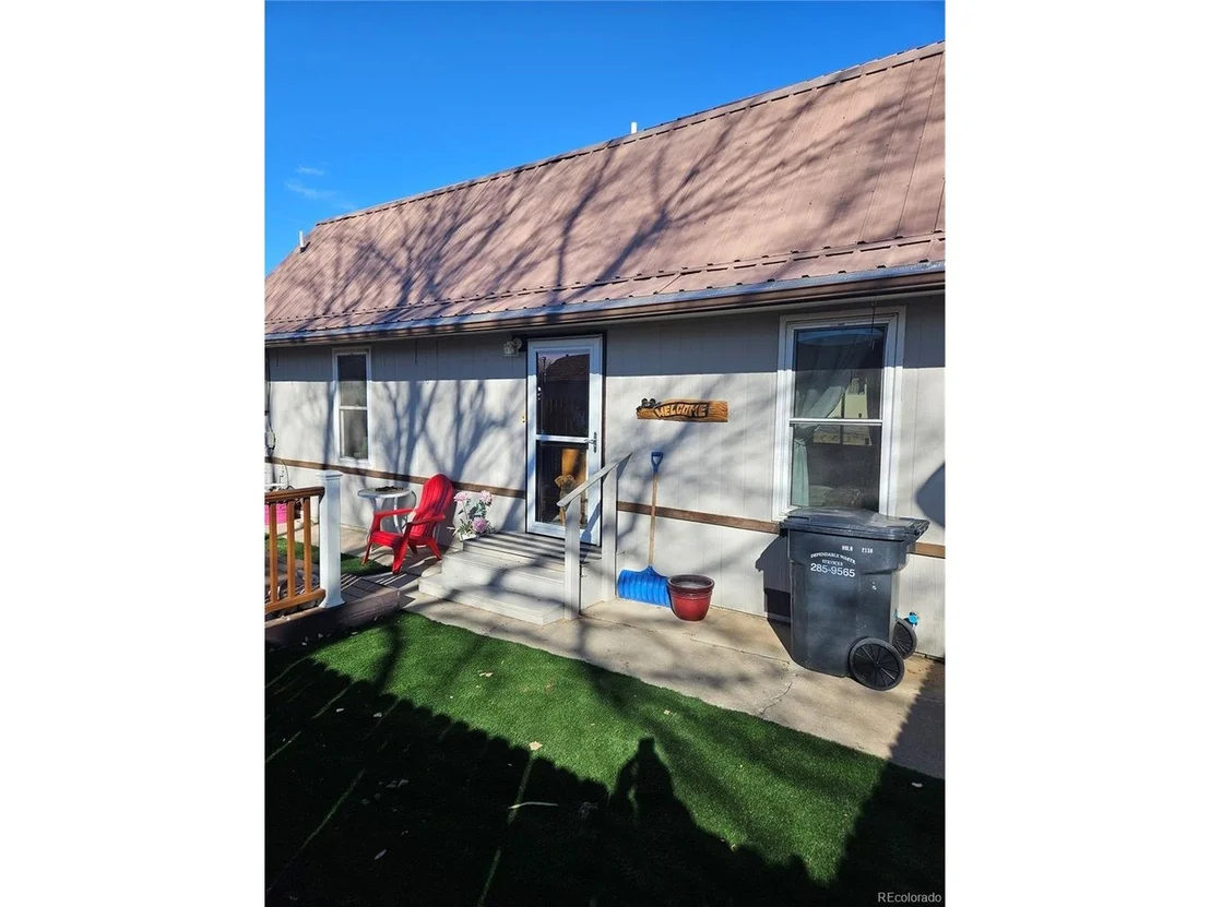 Photo of 647 Denver Ave