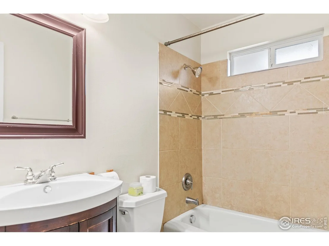 Photo of 525 36th Ave Ct