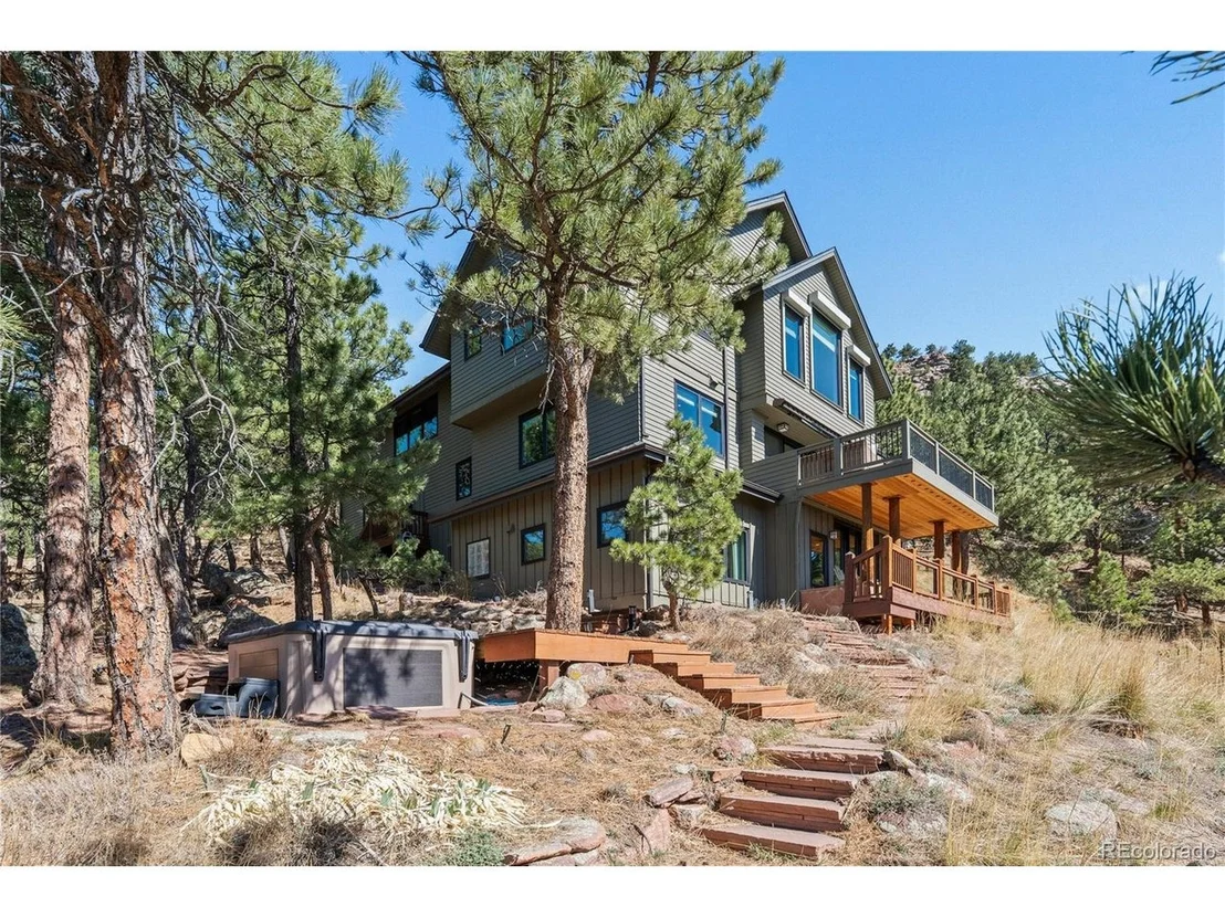 Photo of 14 Pine Brook Rd