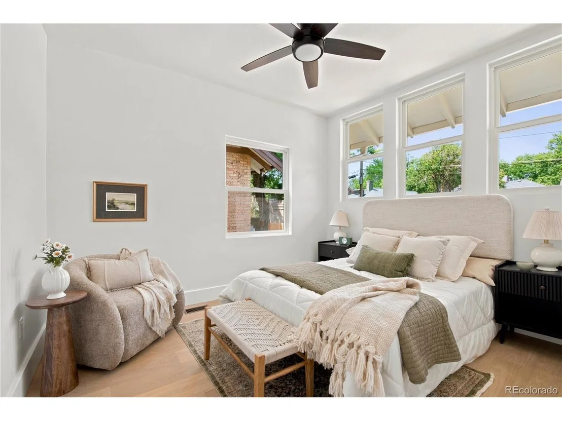 Photo of 625 Cook St