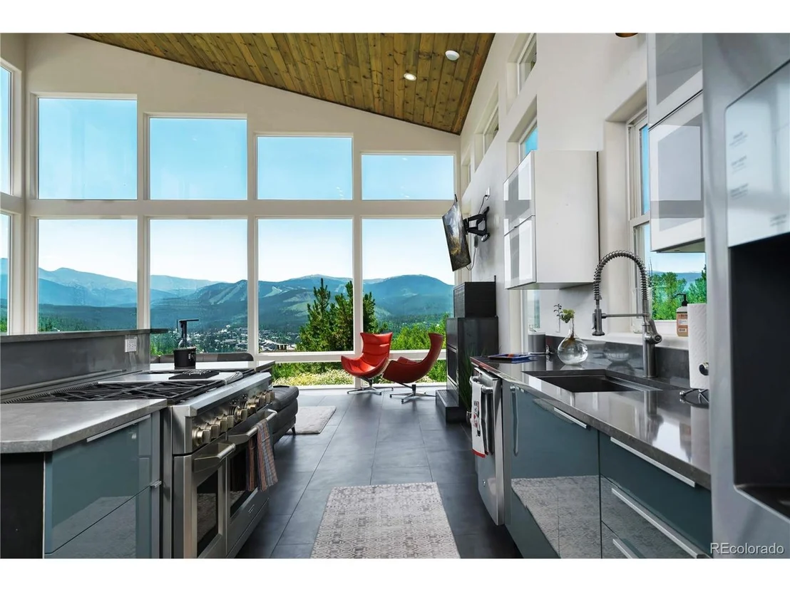 Photo of 28 Rainbow Dr