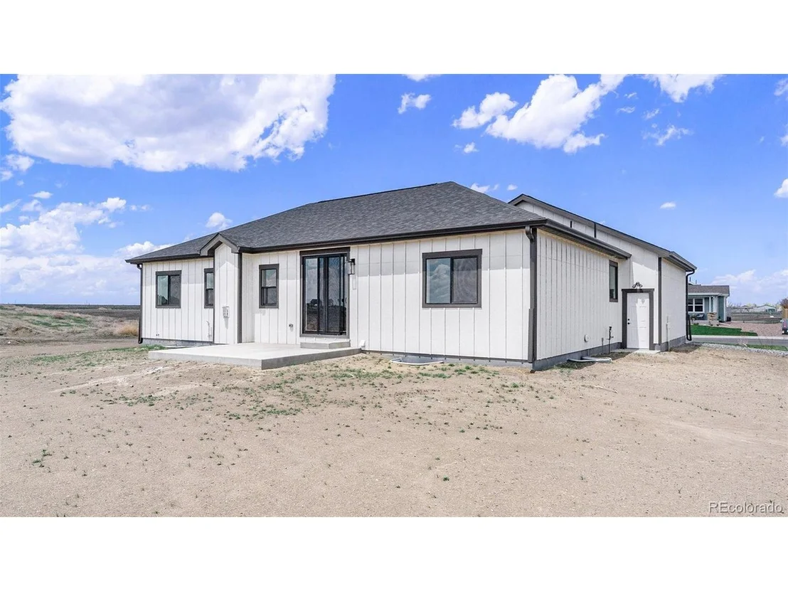 Photo of 122 7th Ave