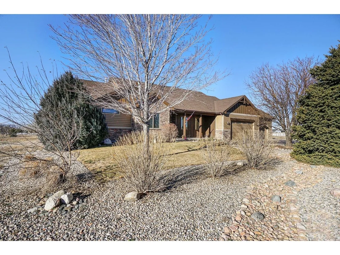 Photo of 39111 Hilltop Cir