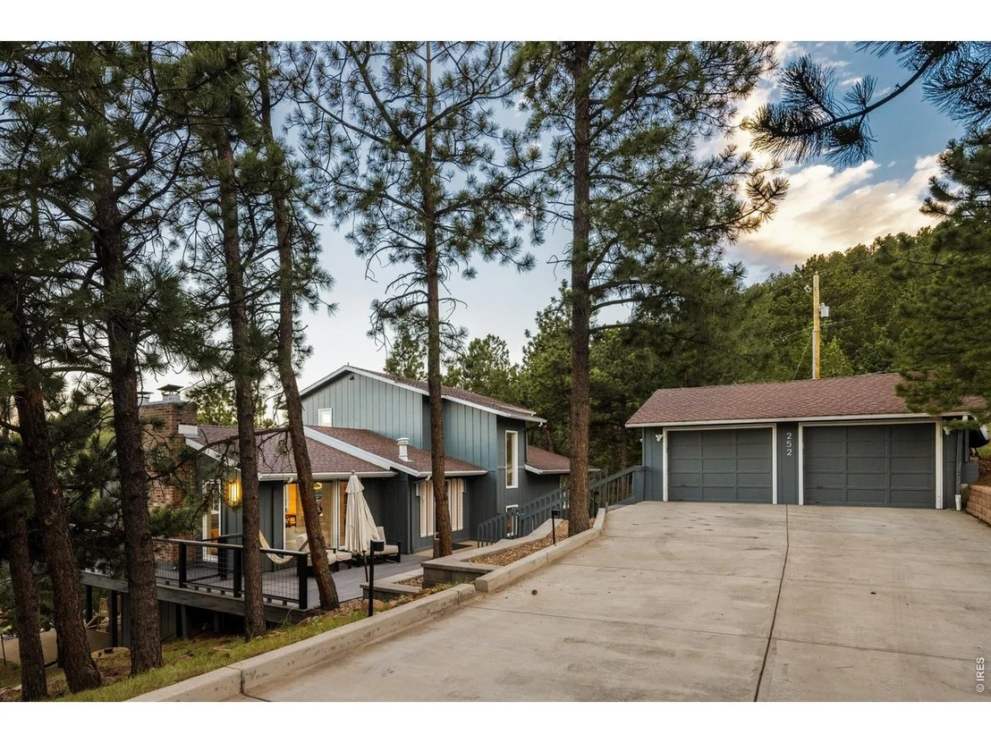 Photo of 252 Pine Tree Ln