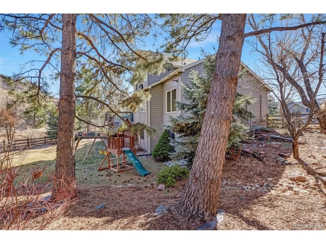 Photo of 935 Meadow Run
