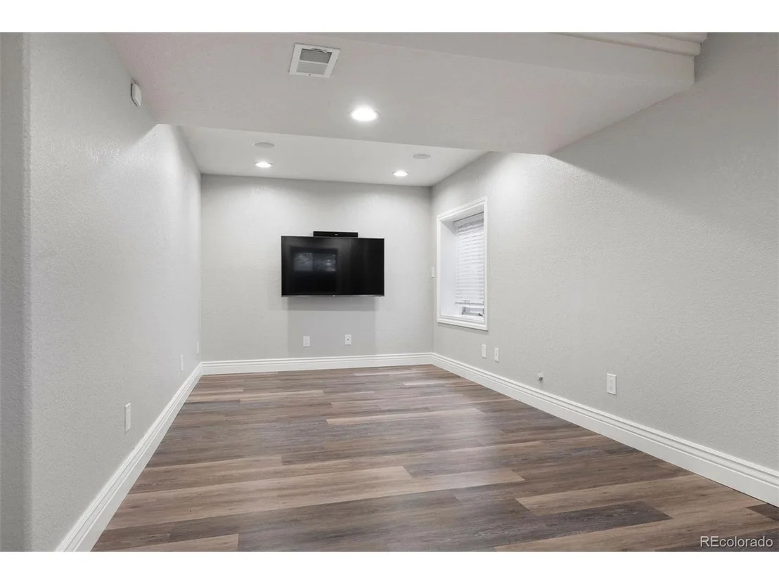 Photo of 9871 Indian Wells Dr