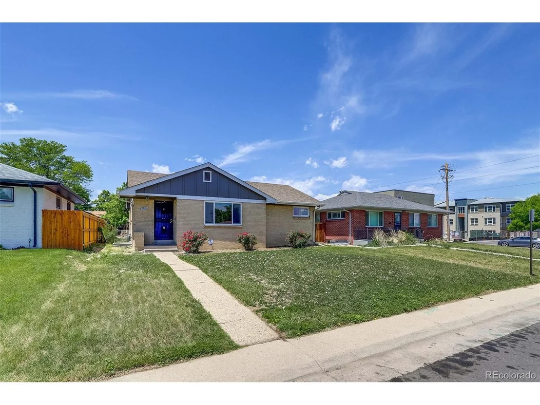 Photo of 3685 Jasmine St