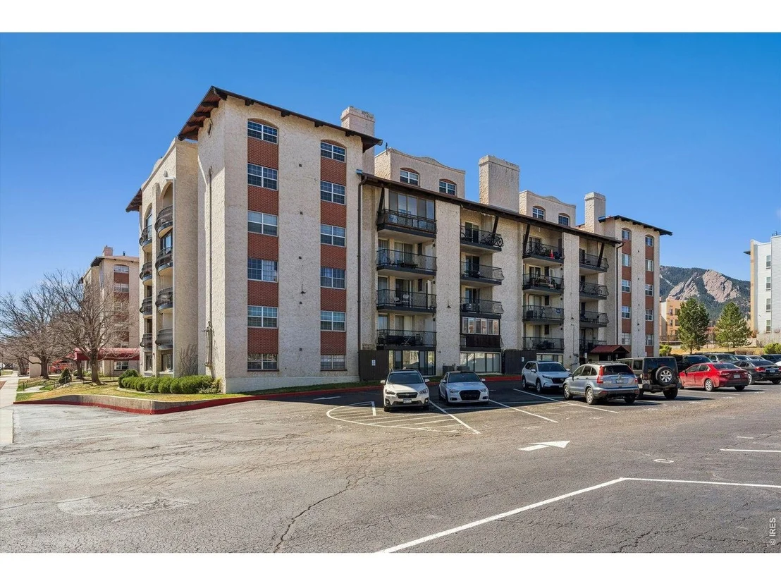 Photo of Unit 152 at 805 29th St