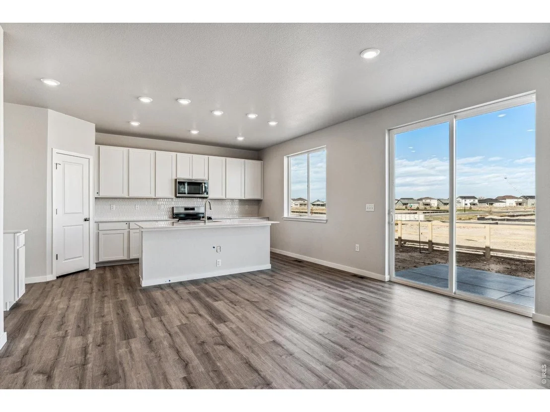 Photo of 814 Kettlepond Way