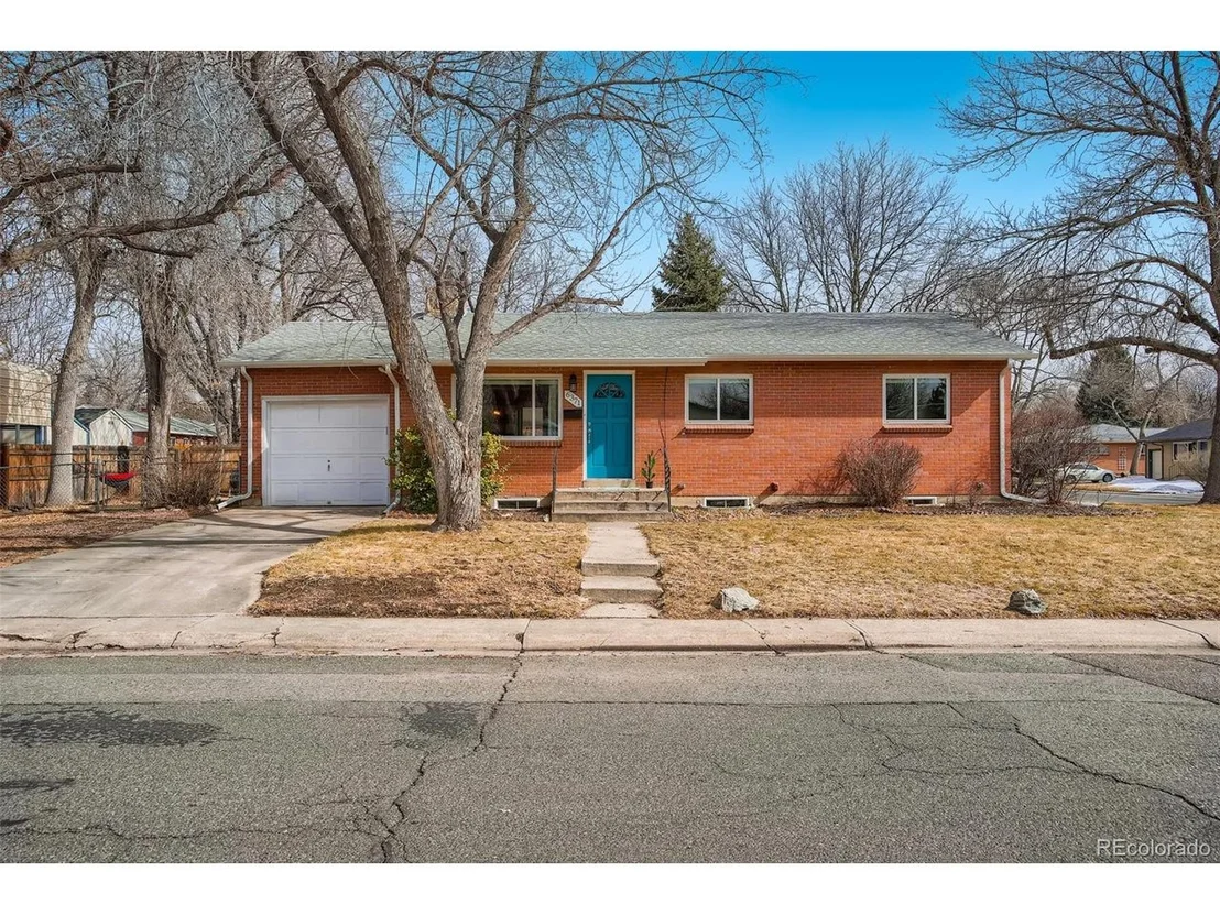 Photo of 6371 Iris Ct